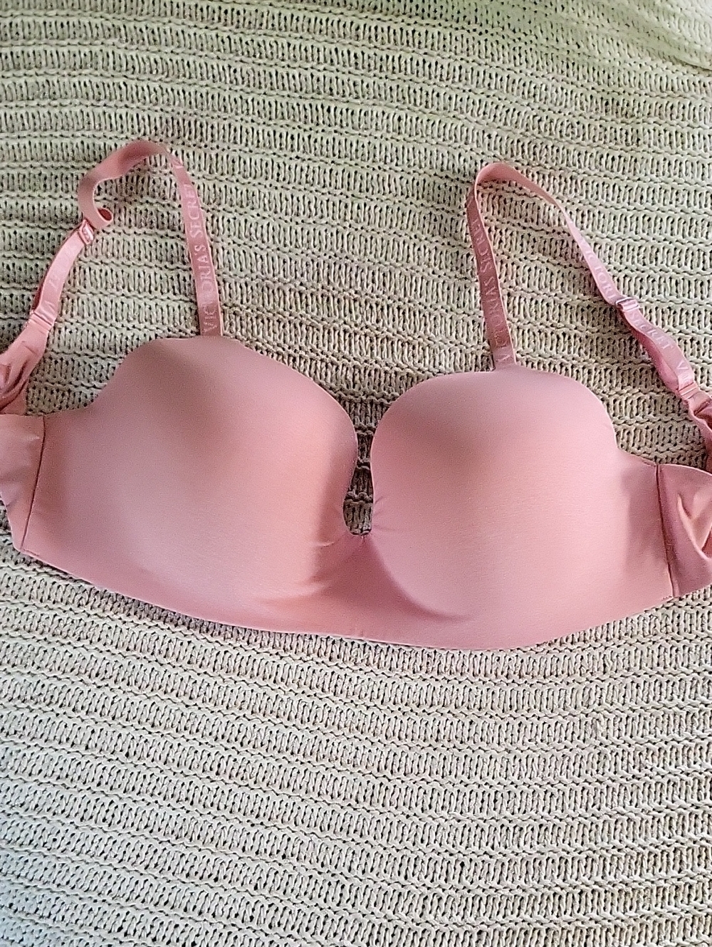 Victoria's Secret Wireless Pink Bra